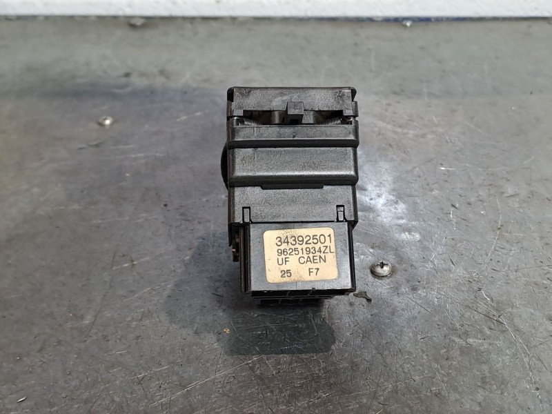 Recambio de mando intermitentes para citroen xantia 1.9td sensation referencia OEM IAM   