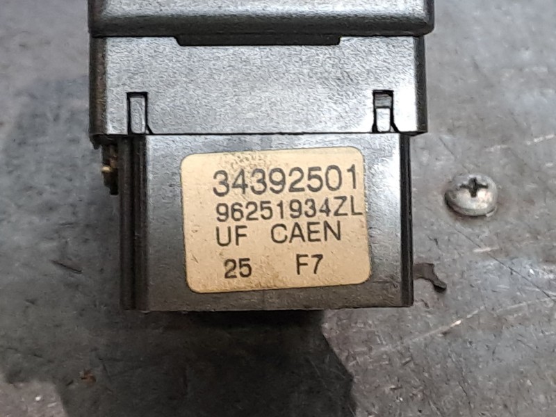 Recambio de mando intermitentes para citroen xantia 1.9td sensation referencia OEM IAM   