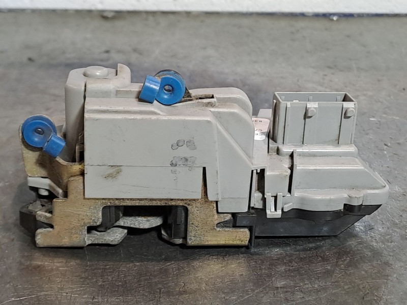 Recambio de cerradura puerta delantera derecha para citroen xantia 1.9td sensation referencia OEM IAM   