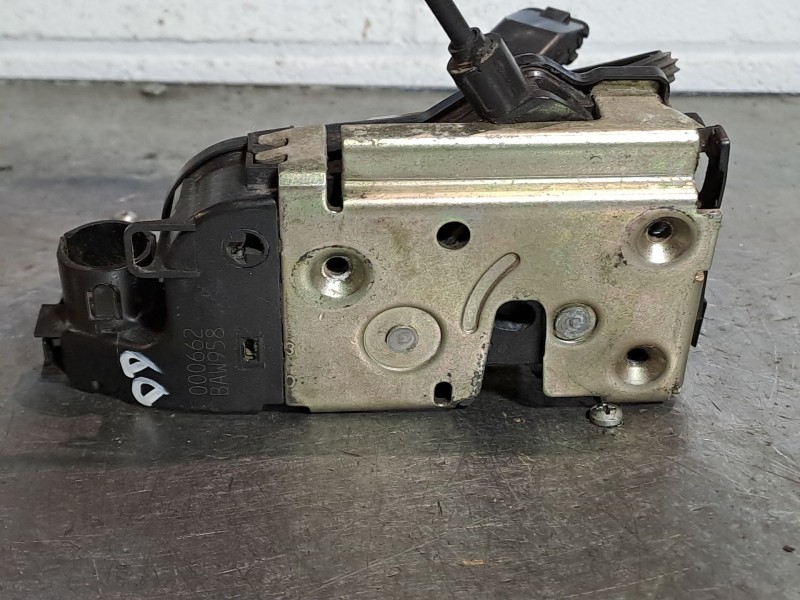 Recambio de cerradura puerta delantera derecha para renault laguna ii (bg0) 1.8 referencia OEM IAM   