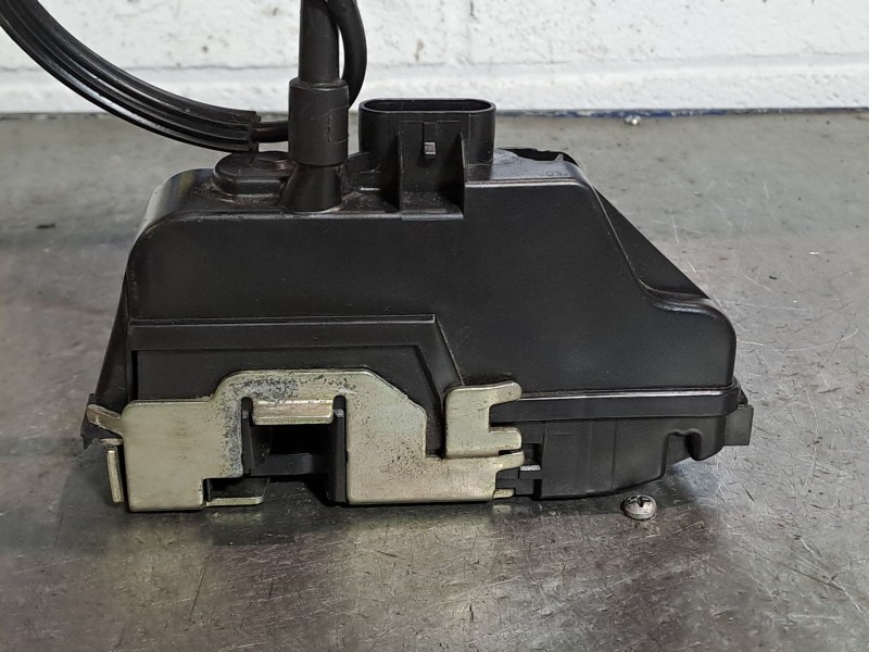 Recambio de cerradura puerta delantera derecha para renault laguna ii (bg0) 1.8 referencia OEM IAM   