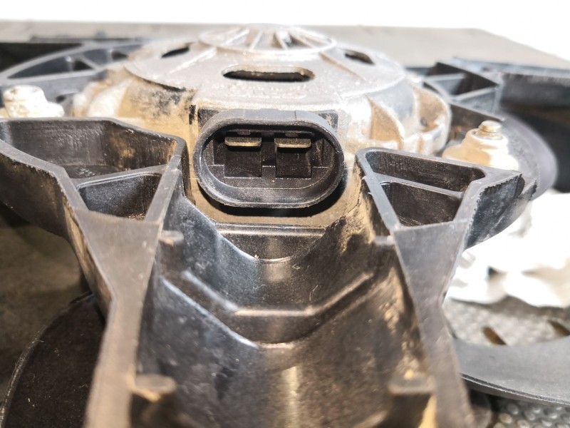 Recambio de electroventilador para renault clio clio 1.9 d chipie referencia OEM IAM 7700784652C  