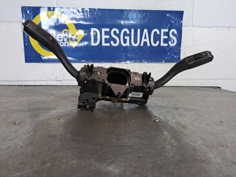 Recambio de mando limpia para audi a4 berlina (8e) 1.9 tdi referencia OEM IAM    Recambio de mando limpia para audi a4 berlina (8e) 1.9 tdi referencia OEM IAM