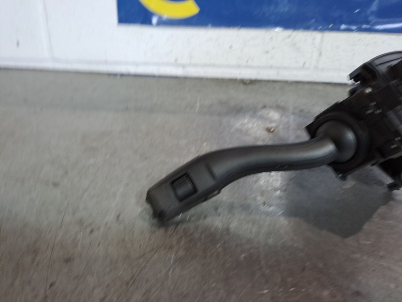 Recambio de mando limpia para audi a4 berlina (8e) 1.9 tdi referencia OEM IAM    Recambio de mando limpia para audi a4 berlina (8e) 1.9 tdi referencia OEM IAM