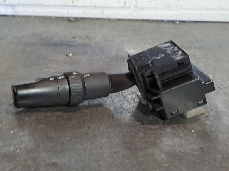 Recambio de mando luces para mazda 3 berlina (bk) 1.6 crdt active referencia OEM IAM 17D682  