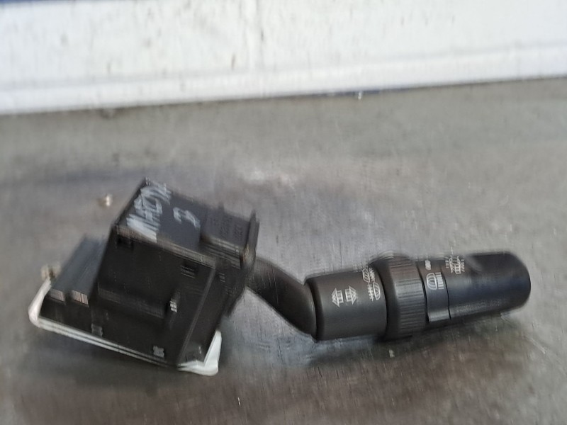 Recambio de mando luces para mazda 3 berlina (bk) 1.6 crdt active referencia OEM IAM 17D682  