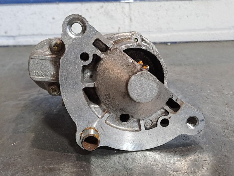 Recambio de motor arranque para citroen c5 berlina referencia OEM IAM M000T82081  