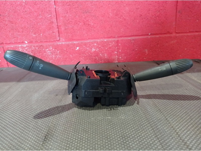 Recambio de mando intermitentes para fiat punto berlina (188) 1.2 16v elx | 08.99 - 12.01 1.2 16v elx | 08.99 - 12.01 referencia