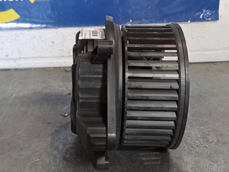 Recambio de motor calefaccion para audi a4 berlina (8e) 1.9 tdi referencia OEM IAM 8E1820021B  