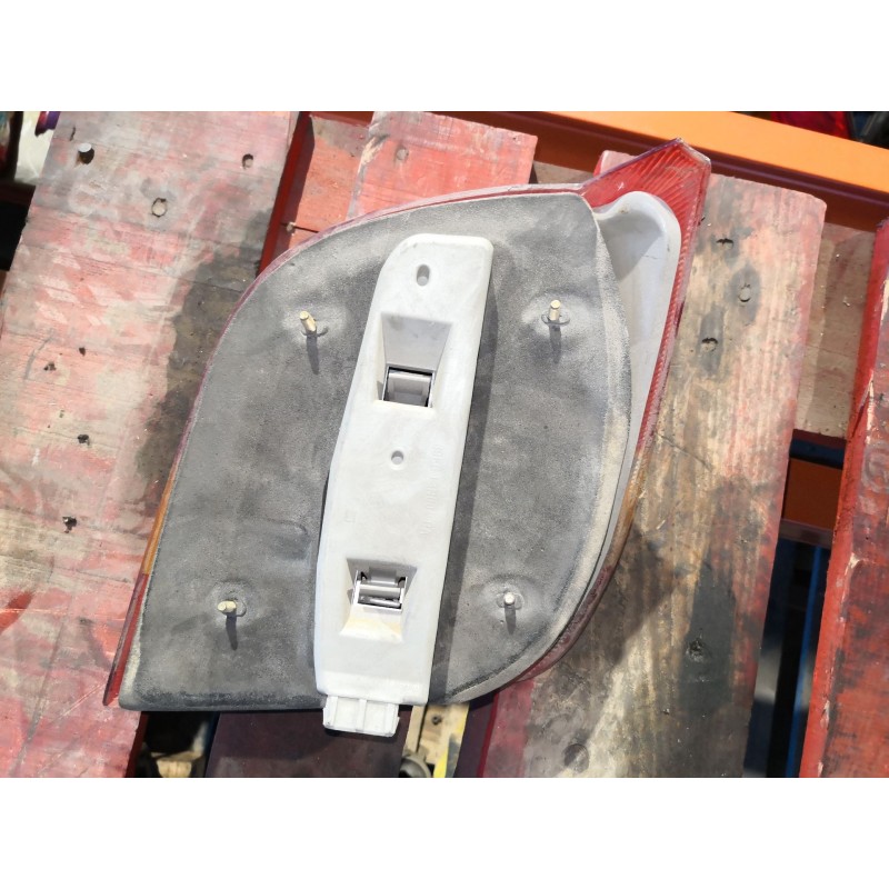 Recambio de piloto trasero izquierdo para ford fiesta berl./courier si | 12.88 - 12.96 si | 12.88 - 12.96 referencia OEM IAM   