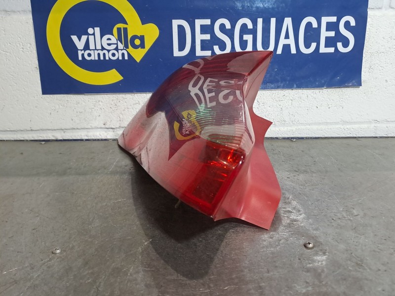 Recambio de piloto trasero derecho para citroen c4 berlina 1.6 16v hdi referencia OEM IAM    Recambio de piloto trasero derecho para citroen c4 berlina 1.6 16v hdi referencia OEM IAM