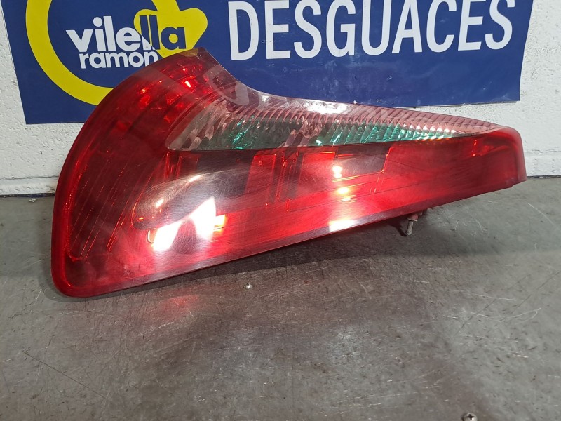 Recambio de piloto trasero derecho para citroen c4 berlina 1.6 16v hdi referencia OEM IAM    Recambio de piloto trasero derecho para citroen c4 berlina 1.6 16v hdi referencia OEM IAM