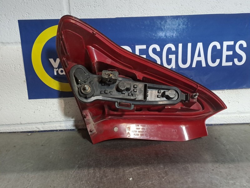 Recambio de piloto trasero derecho para citroen c4 berlina 1.6 16v hdi referencia OEM IAM    Recambio de piloto trasero derecho para citroen c4 berlina 1.6 16v hdi referencia OEM IAM