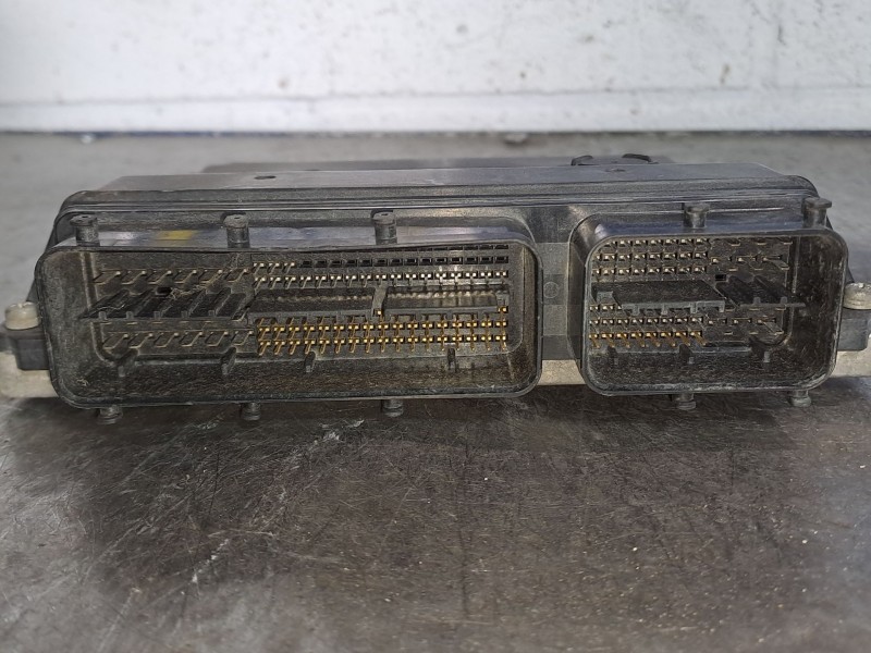 Recambio de centralita motor uce para toyota auris luna referencia OEM IAM 8966102E51  