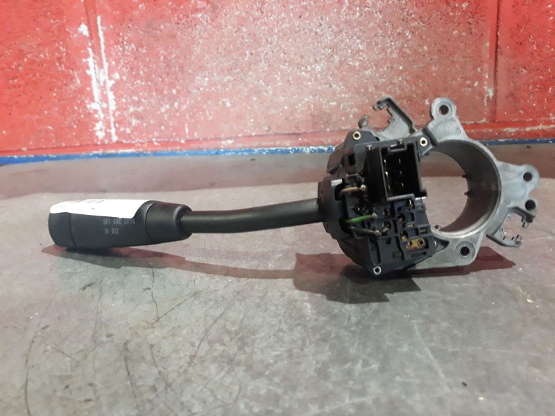 Recambio de mando limpia para mercedes clase c (w202) berlina 180 (202.018) referencia OEM IAM    Recambio de mando limpia para mercedes clase c (w202) berlina 180 (202.018) referencia OEM IAM