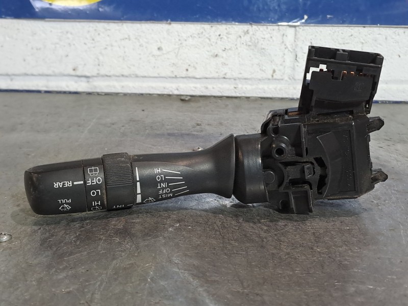 Recambio de mando limpia para toyota auris luna referencia OEM IAM   