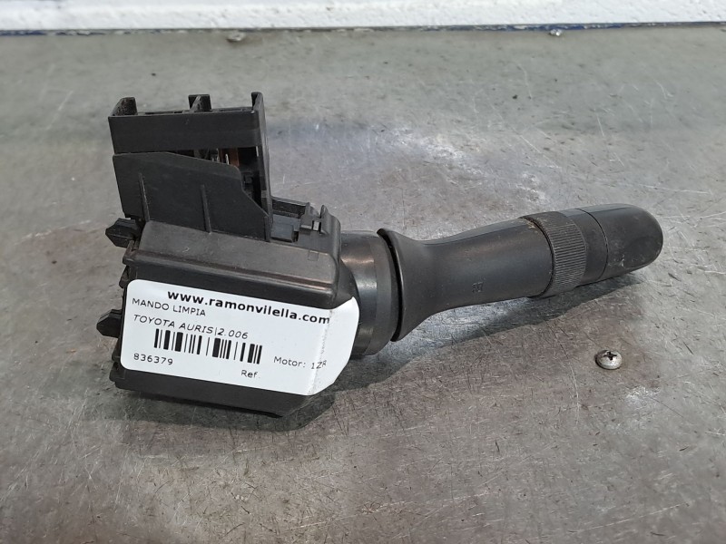 Recambio de mando limpia para toyota auris luna referencia OEM IAM   