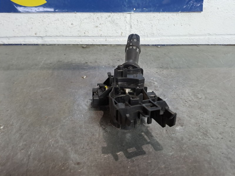 Recambio de mando luces para toyota auris luna referencia OEM IAM   