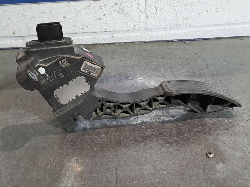 Recambio de potenciometro pedal para toyota auris luna referencia OEM IAM 7811002020  