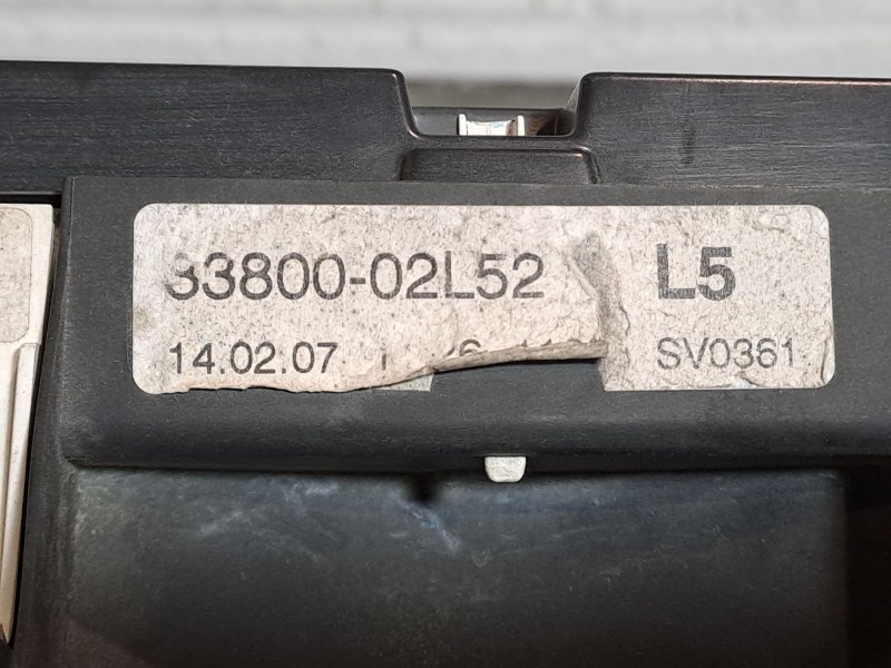 Recambio de cuadro instrumentos para toyota auris luna referencia OEM IAM 3380002L52  