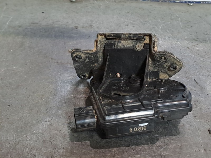 Recambio de cerradura maletero porton para toyota auris luna referencia OEM IAM   