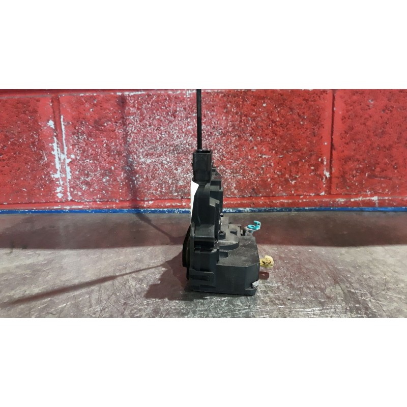 Recambio de cerra. puer. delantero derecha para fiat punto 1.3 multijet 16v 90 dynamic referencia OEM IAM 55701964 970573101 