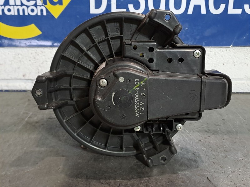 Recambio de motor calefaccion para toyota auris luna referencia OEM IAM 2727008103  