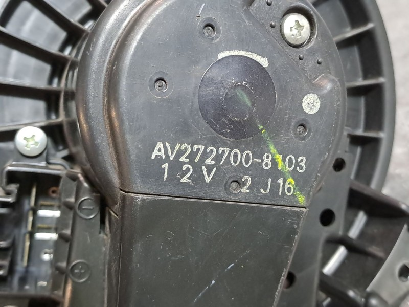 Recambio de motor calefaccion para toyota auris luna referencia OEM IAM 2727008103  