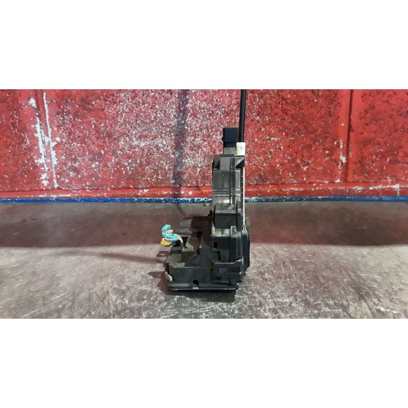 Recambio de cerra. puer. delantero derecha para fiat punto 1.3 multijet 16v 90 dynamic referencia OEM IAM 55701964 970573101 