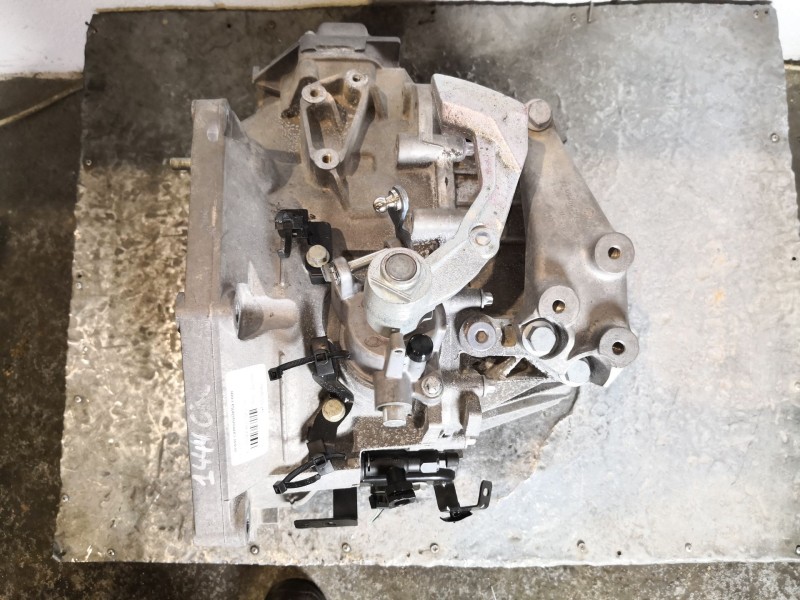 Recambio de caja cambios para opel insignia berlina cosmo referencia OEM IAM 55192042  