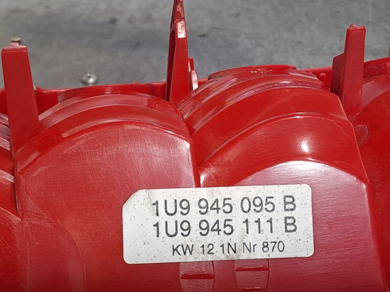 Recambio de piloto trasero izquierdo para skoda octavia berlina (1u2) 1.9 tdi referencia OEM IAM 1U9945095B 1U9945111B 