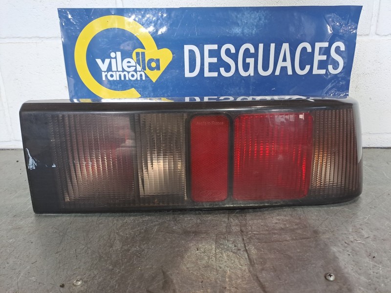 Recambio de piloto trasero derecho para ford sierra sierra 2.0i clx referencia OEM IAM   