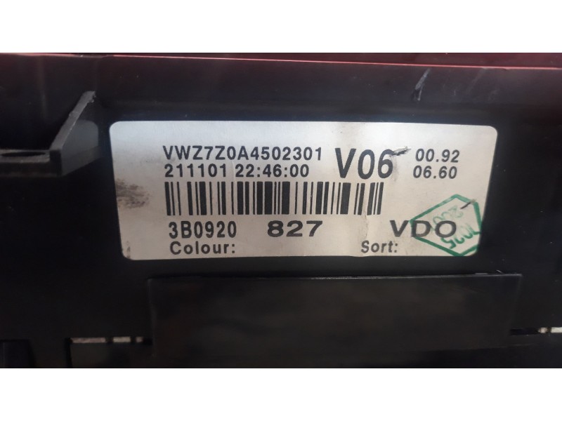 Recambio de cuadro instrumentos para volkswagen passat berlina (3b3)  | 0.00 - 0.05  | 0.00 - 0.05 referencia OEM IAM 3B0920827 