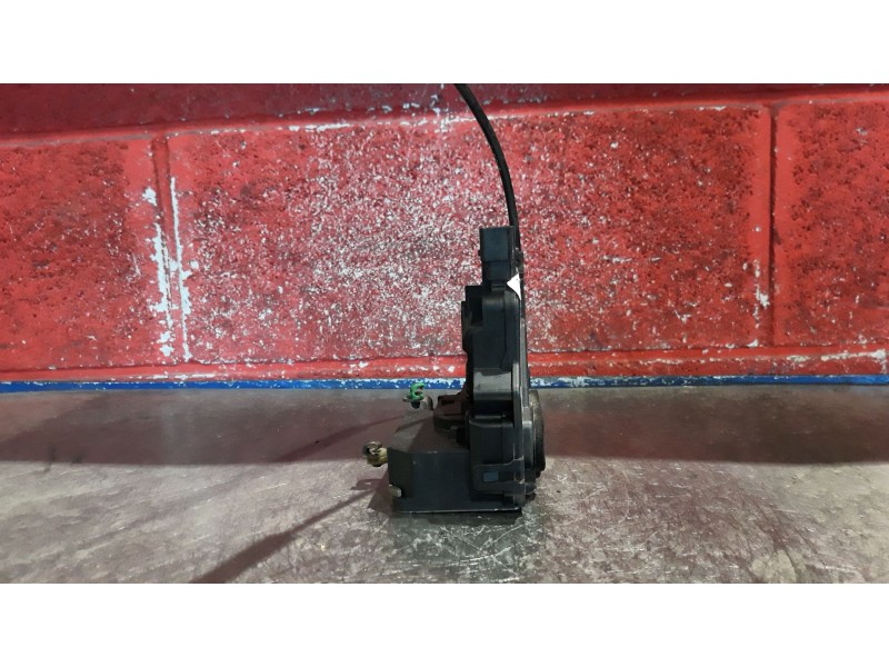 Recambio de cerra. puer. delantero izquierda para fiat punto 1.3 multijet 16v 90 dynamic referencia OEM IAM 55701963 970571101 