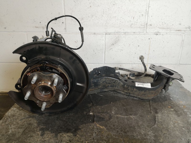 Recambio de mangueta trasera derecha con brazo para nissan qashqai (j10) acenta referencia OEM IAM   