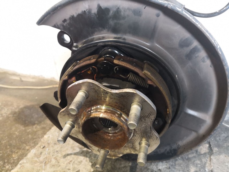 Recambio de mangueta trasera derecha con brazo para nissan qashqai (j10) acenta referencia OEM IAM   