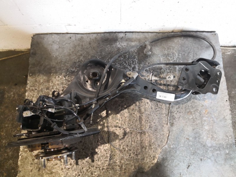 Recambio de mangueta trasera derecha con brazo para nissan qashqai (j10) acenta referencia OEM IAM   