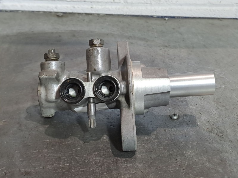 Recambio de bomba freno para toyota auris luna referencia OEM IAM   