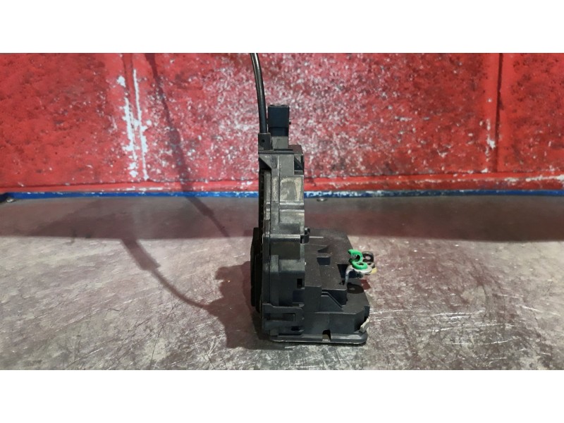 Recambio de cerra. puer. delantero izquierda para fiat punto 1.3 multijet 16v 90 dynamic referencia OEM IAM 55701963 970571101 