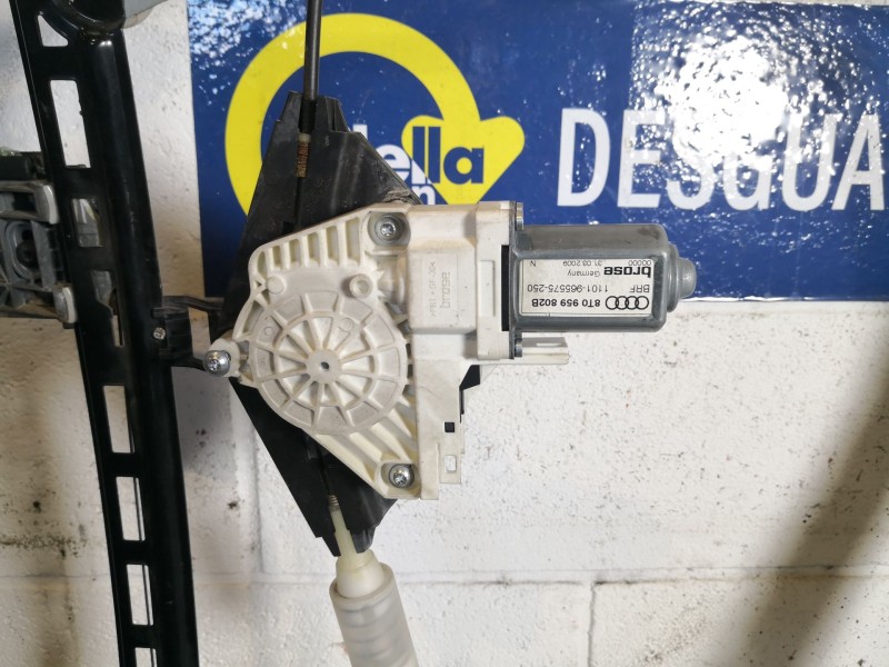 Recambio de elevalunas delantero derecho para audi a5 2.0 tfsi 211 referencia OEM IAM 8T0837462B 8T0959802B 
