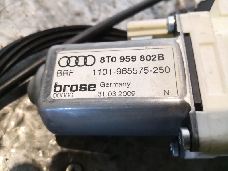 Recambio de elevalunas delantero derecho para audi a5 2.0 tfsi 211 referencia OEM IAM 8T0837462B 8T0959802B 