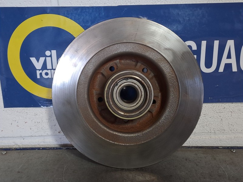 Recambio de buje trasero izquierdo para renault scenic ii grand dynamique referencia OEM IAM   