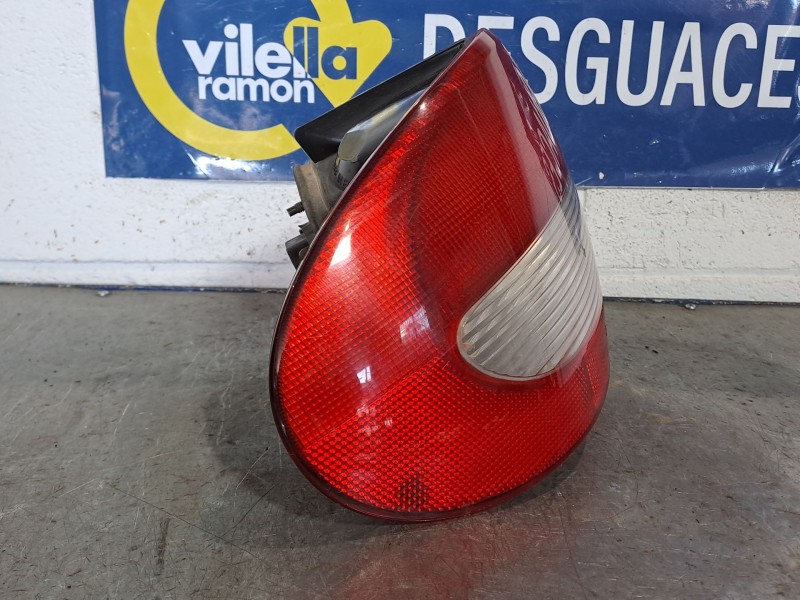 Recambio de piloto trasero izquierdo para renault megane classic rte 1.9dti referencia OEM IAM   