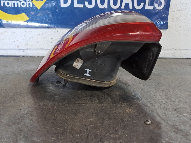 Recambio de piloto trasero izquierdo para renault megane classic rte 1.9dti referencia OEM IAM   