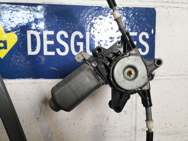 Recambio de elevalunas delantero derecho para citroen xantia 1.9td sensation referencia OEM IAM 400323A  