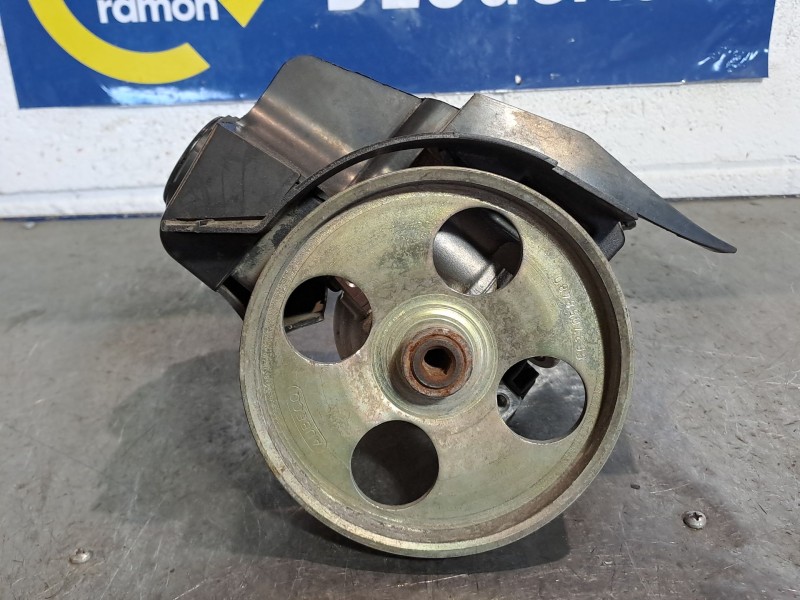 Recambio de bomba direccion para peugeot 206 berlina e-music referencia OEM IAM 9636868880  