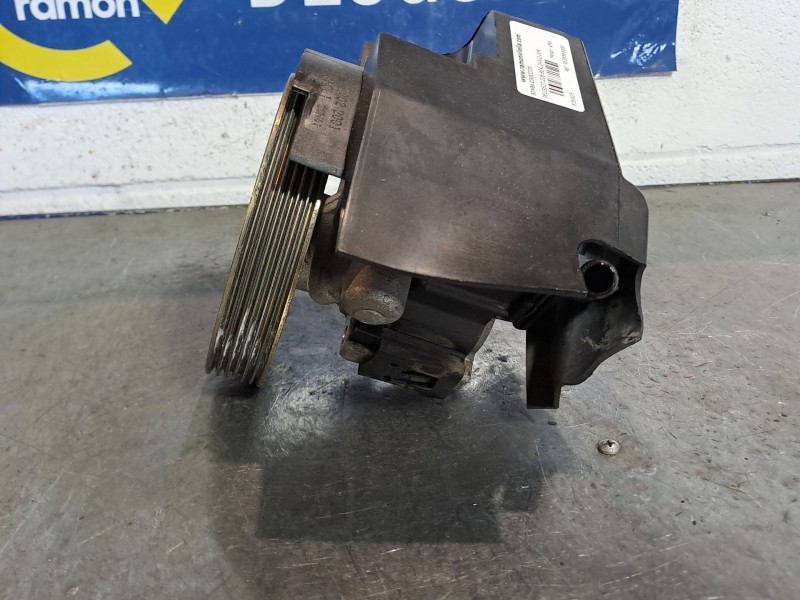 Recambio de bomba direccion para peugeot 206 berlina e-music referencia OEM IAM 9636868880  