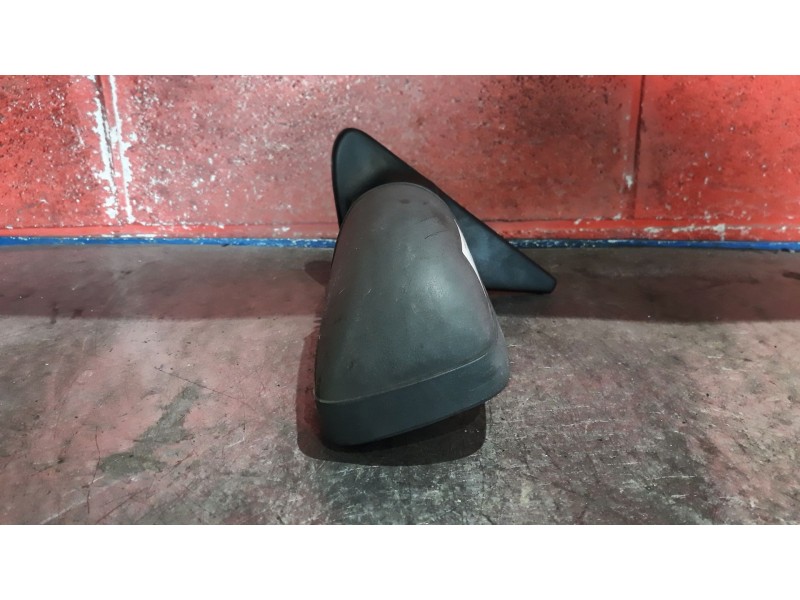 Recambio de retrovisor izquierdo para peugeot 205 205 xl 1.1 referencia OEM IAM MANUAL  