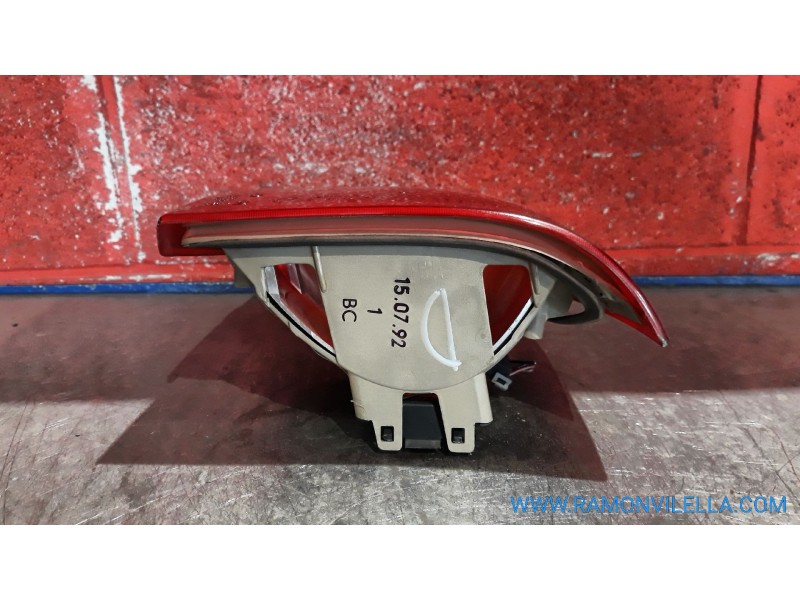 Recambio de piloto trasero derecho para opel vectra 2.0i 16v sport referencia OEM IAM   