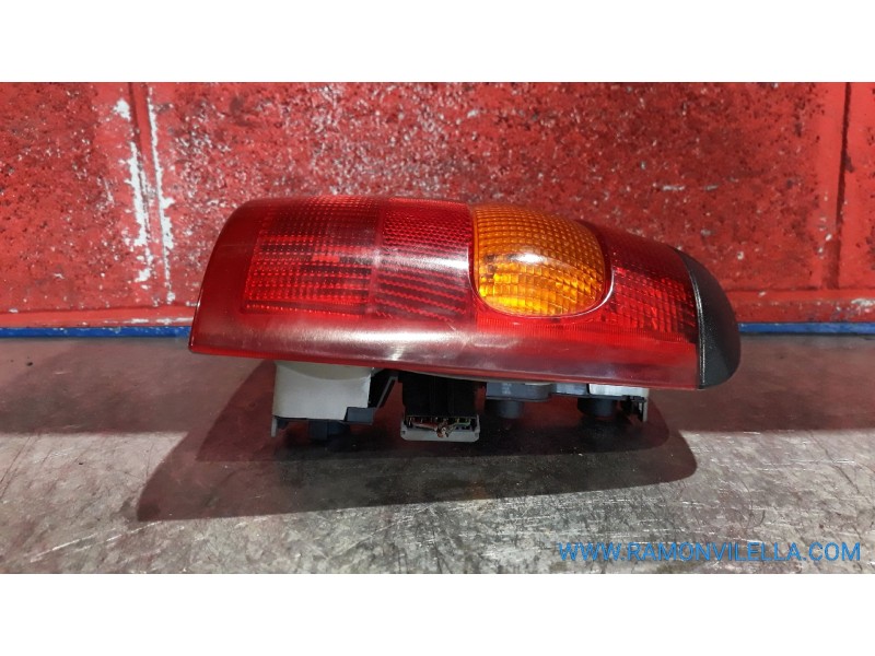 Recambio de piloto trasero derecho para opel vectra 2.0i 16v sport referencia OEM IAM   